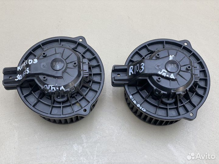 Моторчик печки Kia Rio 3