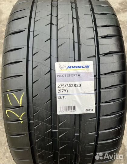 Michelin Pilot Sport 4 S 275/30 R20 и 245/35 R20