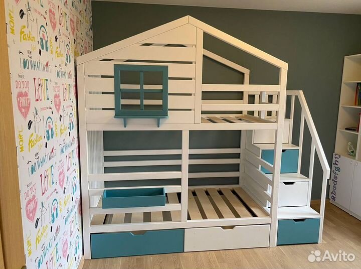 Детская двухъярусная кровать домик
