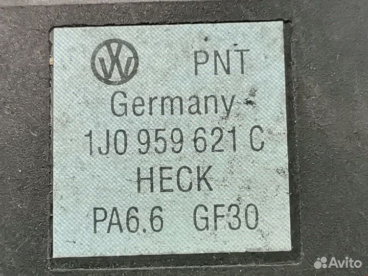 Кнопка обогрева заднего стекла Volkswagen Golf 4