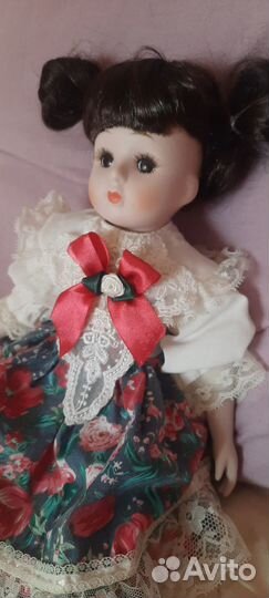 Кукла фарфоровая коллекционная, 40см