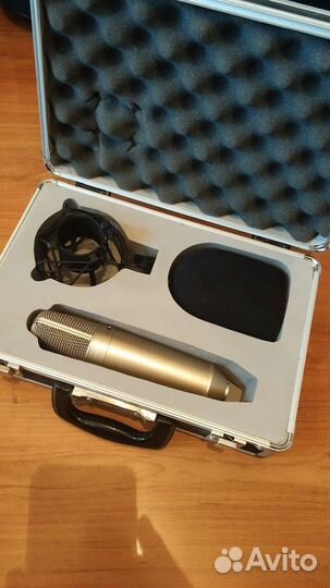 Студийный микрофон Behringer B2 pro