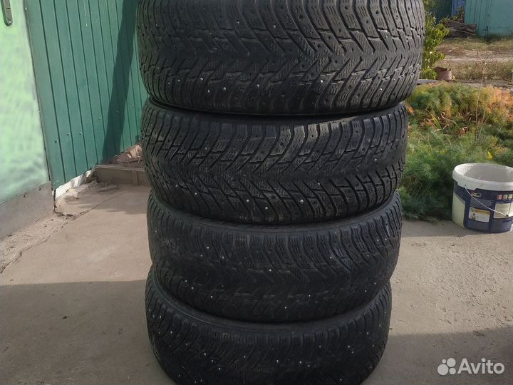 Nokian Tyres Hakkapeliitta 8 215/55 R17 98T