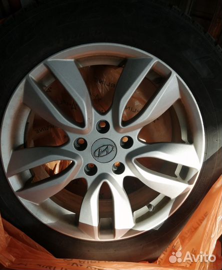 Диски Hyundai Tucson R17 с зимней резиной Pirelli