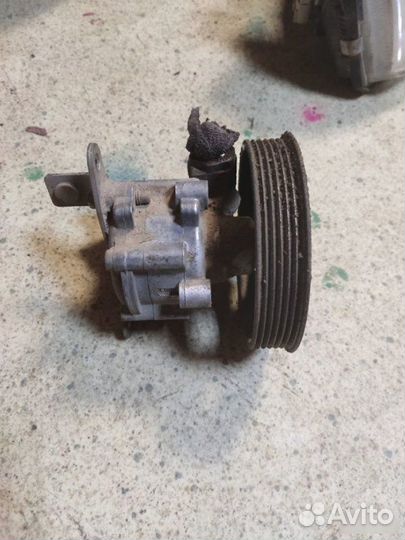 Насос гур Лада Ларгус Кросс