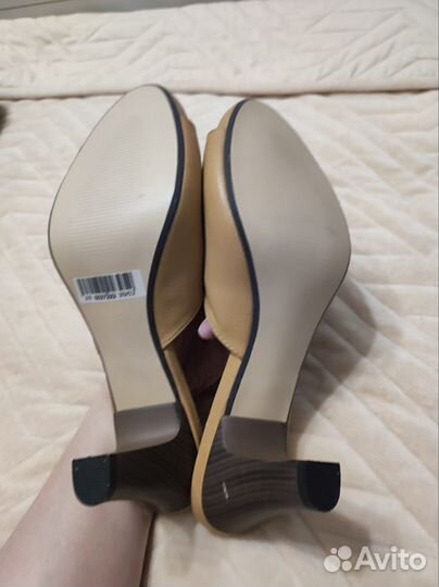 Туфли женские 39 размер бежевые