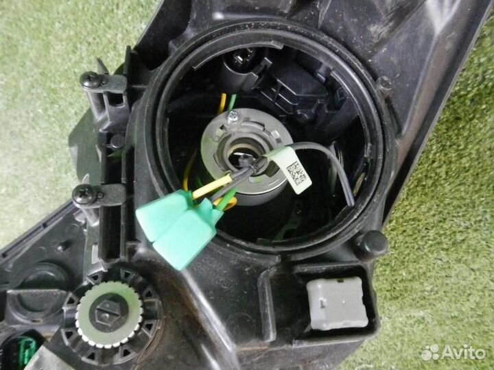 Фара правая Kia Sportage