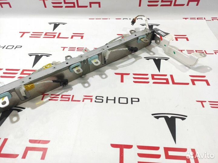 Распорка-усилитель (шина) основной батареи Tesla