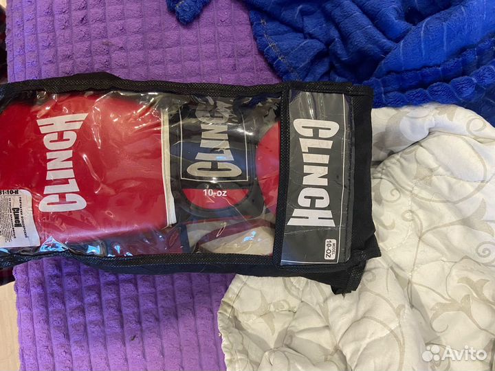 Боксерские перчатки 10 oz clinch