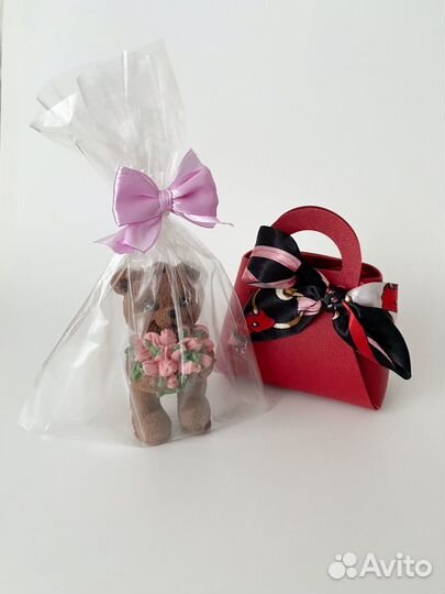 Шоколадная фигурка в подарок