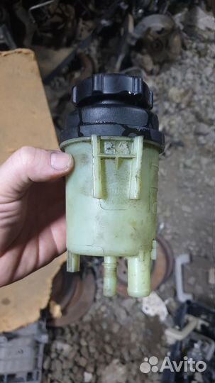 Бачок гур Volvo XC70 S80 II 2007-2016