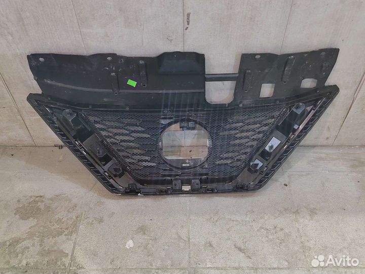 Решётка радиатора Nissan Qashqai 2 j11