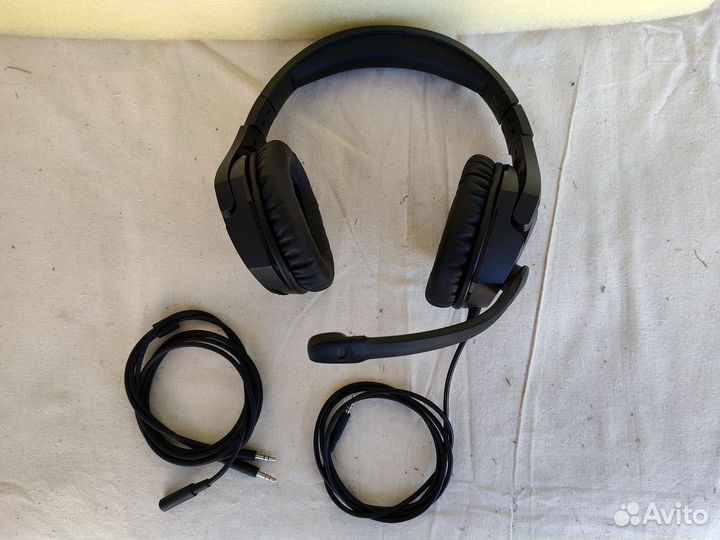 Игровые наушники (гарнитура) HyperX Cloud Stinger