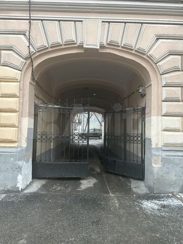 9-к. квартира, 172,4 м², 2/4 эт.