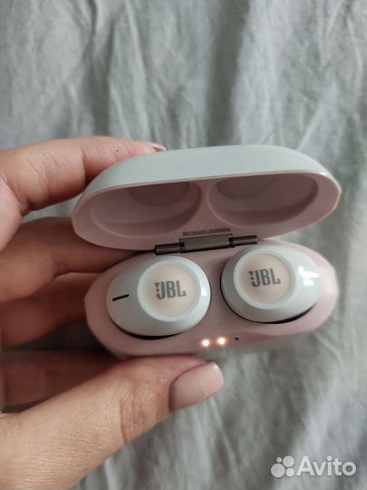 Беспроводные наушники jbl