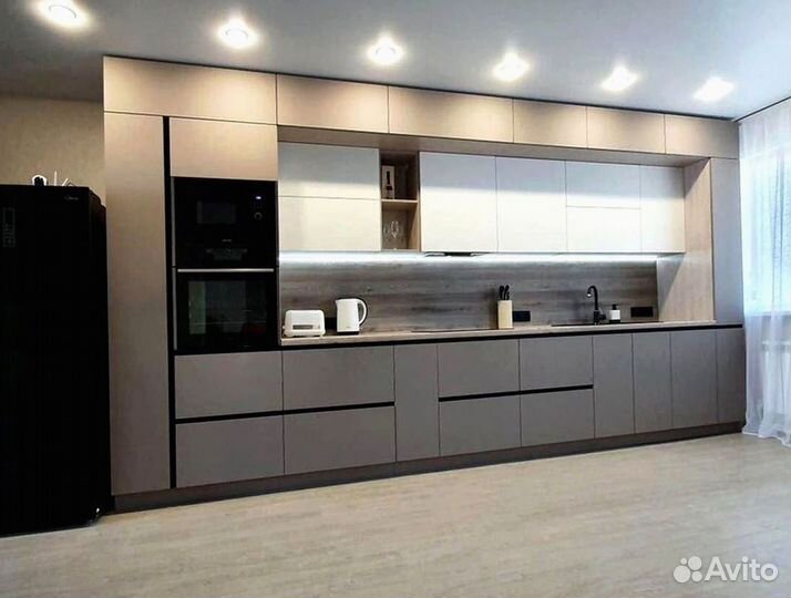 Кухонный гарнитур в современном стиле на заказ