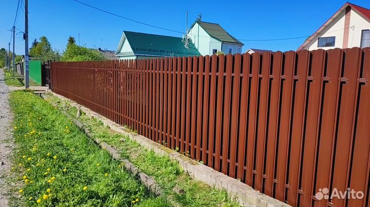 Забор из штакетника