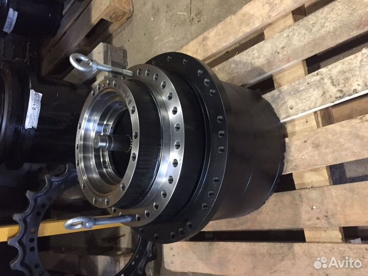 Редуктор хода hyundai R140LC-7 оригинал