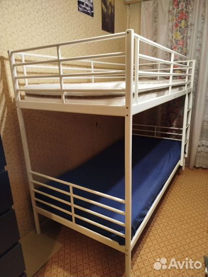 Двухъярусная кровать IKEA с 2 матрасами