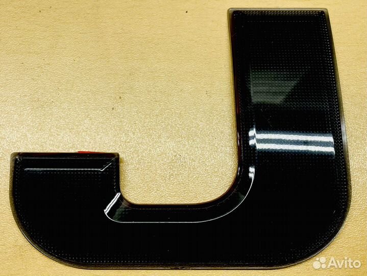 Черная эмблема JAC T9