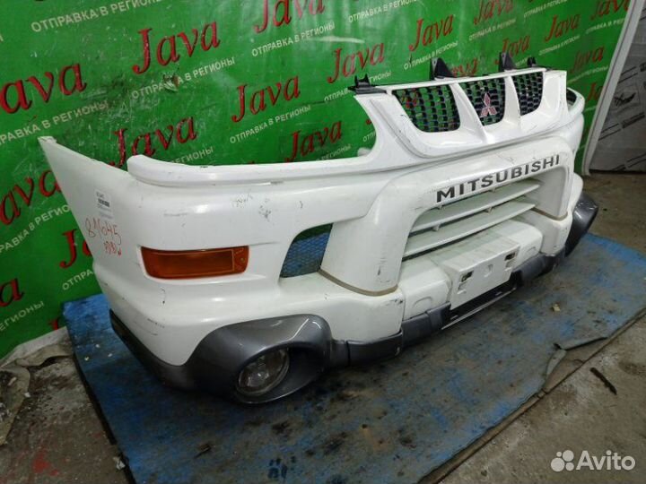Бампер передний Mitsubishi Delica PD8W 4M40-T 2000