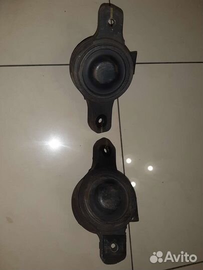 Подушка двигателя от Субару Форестер 2003-2007г.в