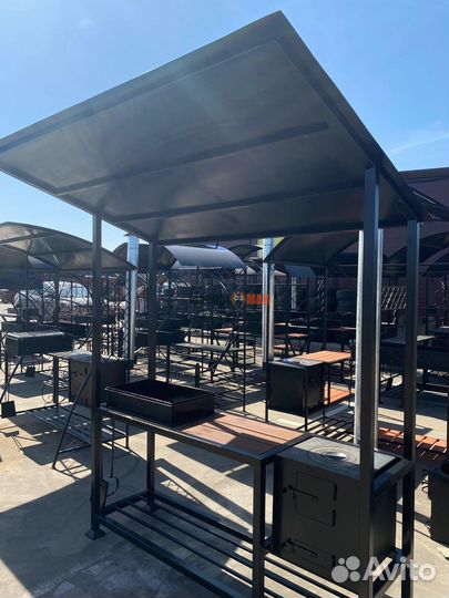 Мангал с крышей