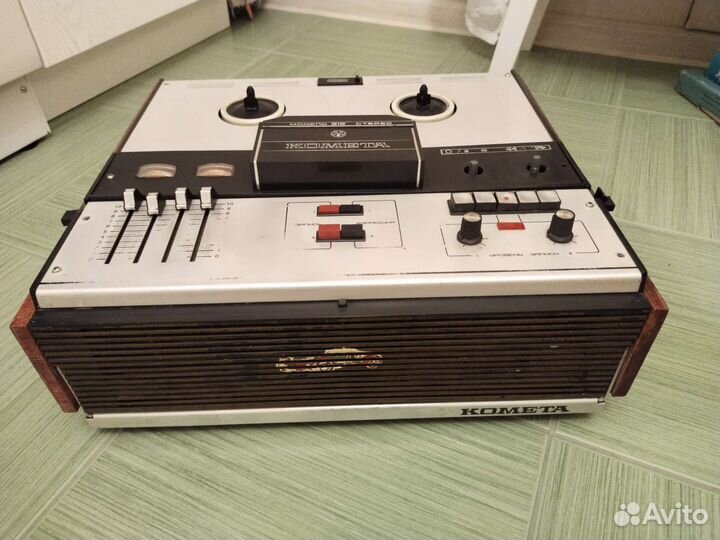 Катушечный магнитофон комета 212