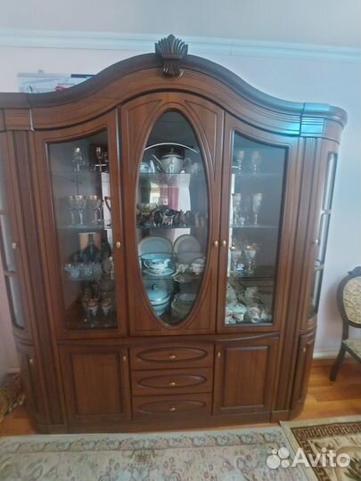 Стенка горка в гостиную новая