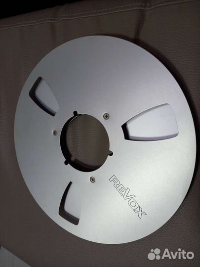 Винты для магнитофонных катушек