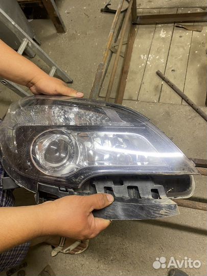 Фара правая Opel Mokka 2012-2016
