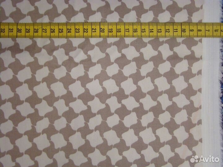 Ткань костюмно-плательная