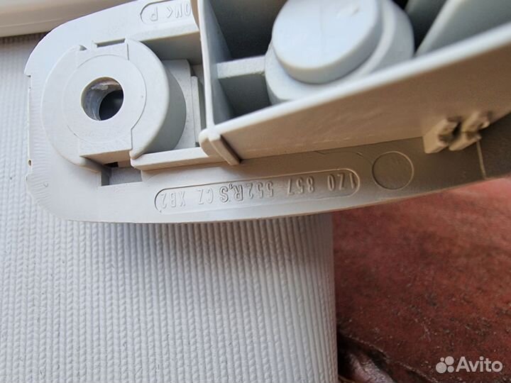 Солнцезащитный козырек правый Октавия а5 рест