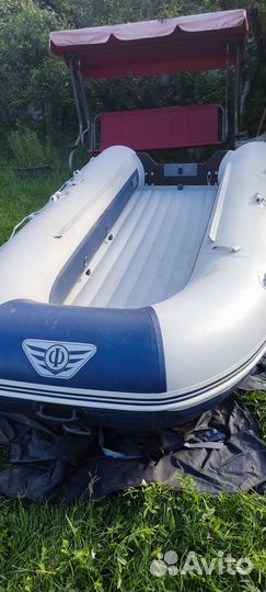 Лодка с мотором