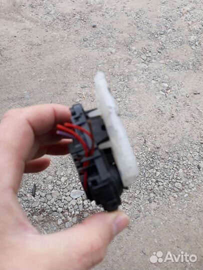 09-11 Камри Моторчик зеркала правого Рест Camry 40