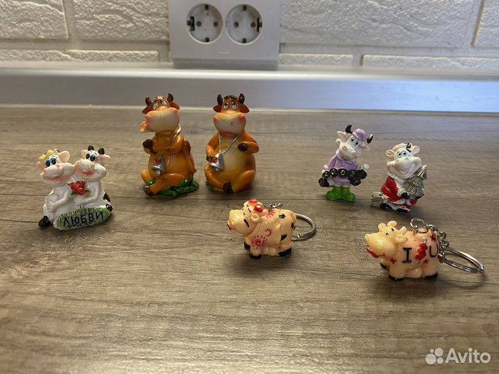 Сувениры, брелки бычки