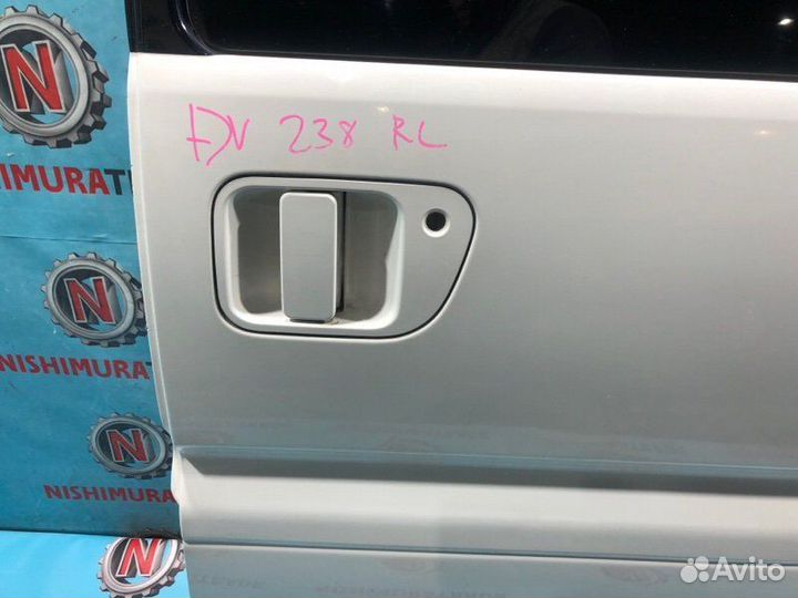 Дверь боковая задняя левая Mitsubishi Delica PD6W