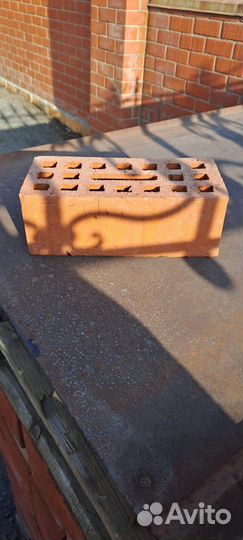 Кирпич красный