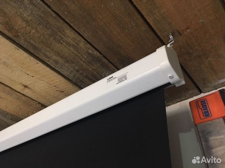 Экран для проектора Draper 92