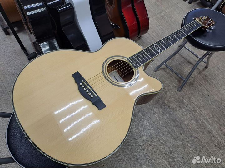 Гитара акустическая с металлическими струнами