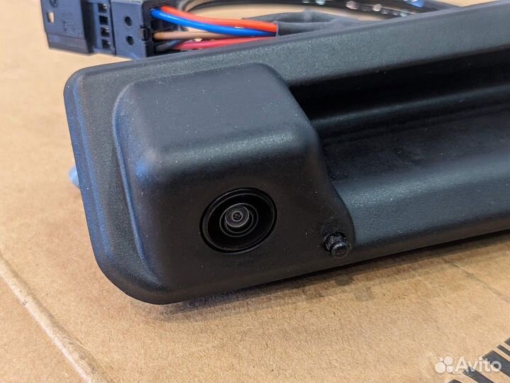 Камера заднего вида с омывателем VAG