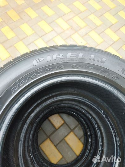 Pirelli Scorpion STR 215/65 R16 98H