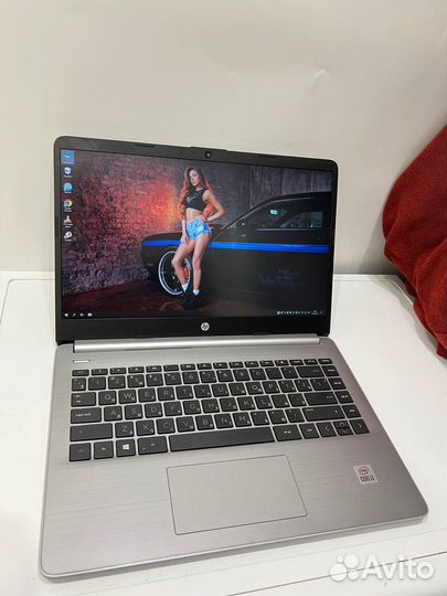 Ноутбук HP 14дюйма серебристый