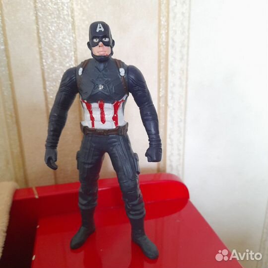 Фигурки Капитана Америки и Венума.торг уместен