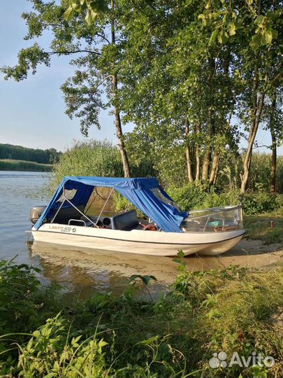 Лодка с мотором
