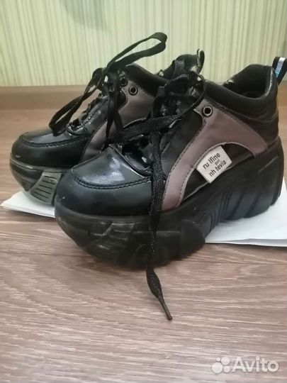 Кроссовки на платформе 35