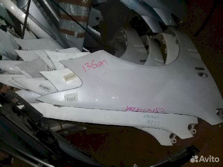 Крыло переднее правое Mitsubishi Lancer Cedia CS2A