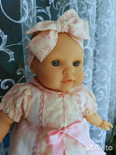 Кукла Маню в одежде Paola Reina