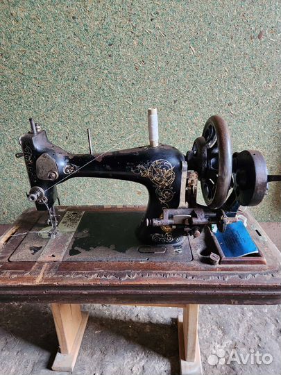 Швейная машина Singer