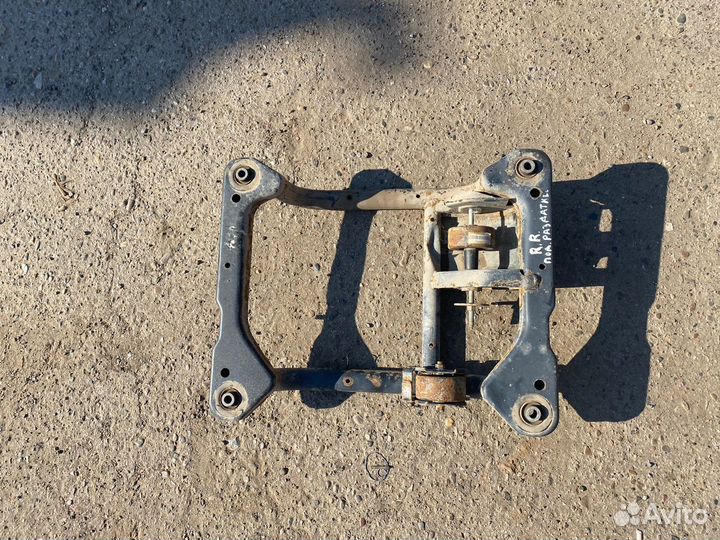 Подрамник АКПП Range Rover L322 5.0